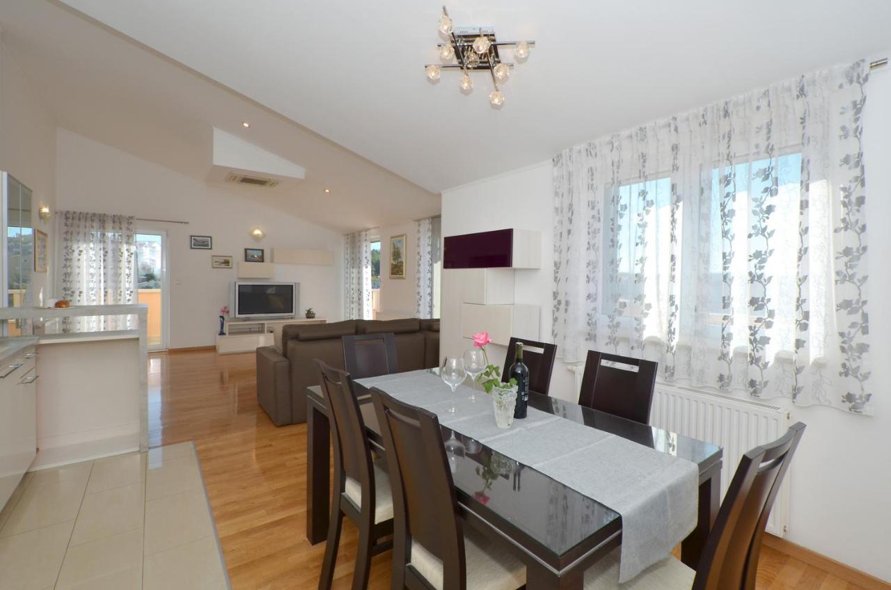 סולין Apartmani Adela מראה חיצוני תמונה