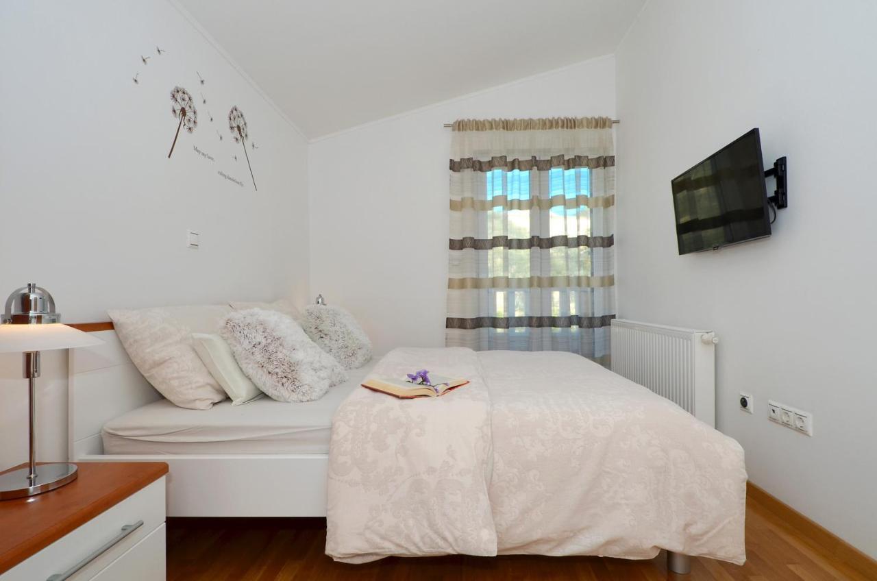 סולין Apartmani Adela מראה חיצוני תמונה