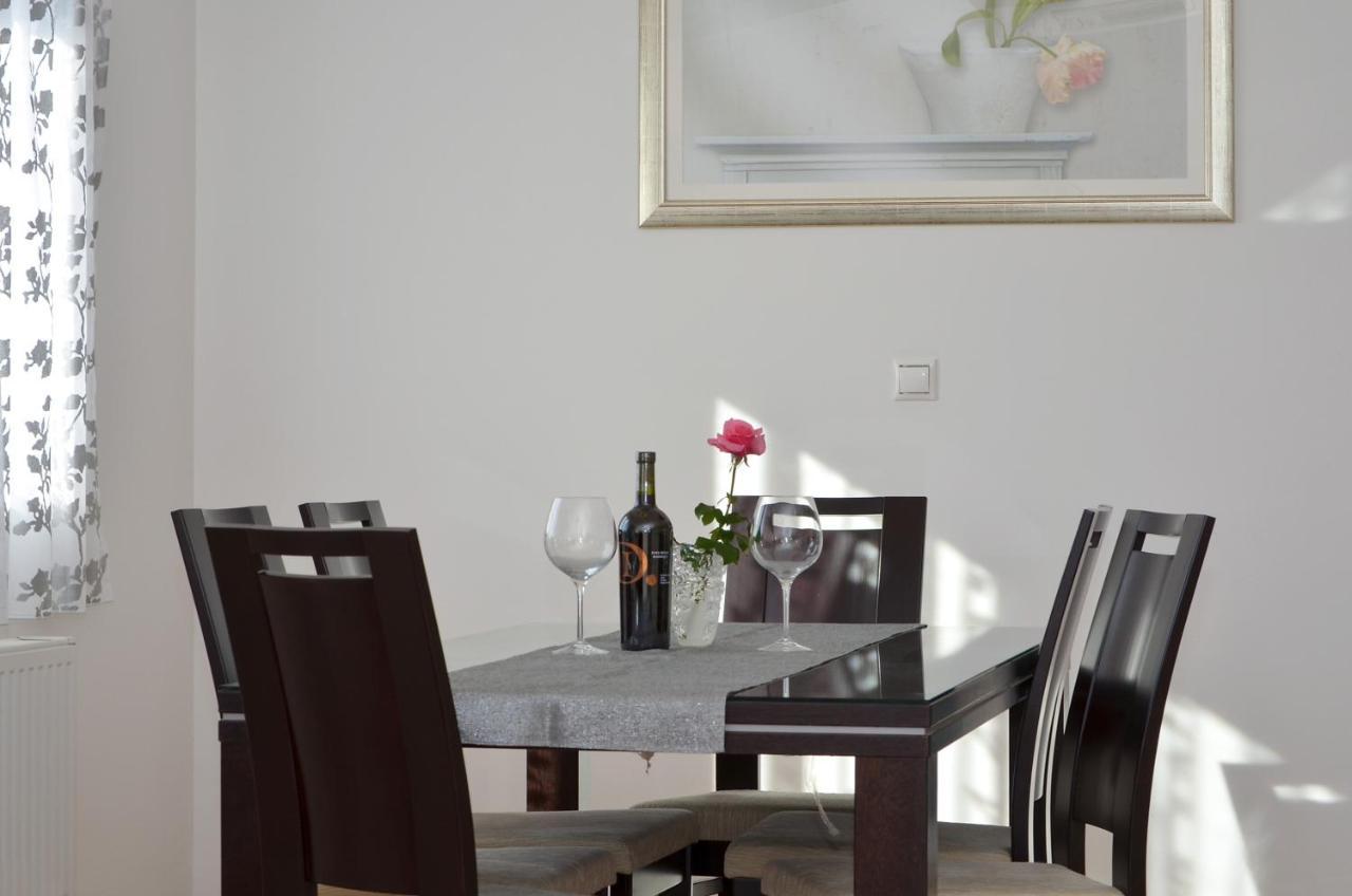 סולין Apartmani Adela מראה חיצוני תמונה