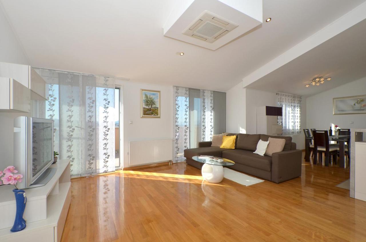 סולין Apartmani Adela מראה חיצוני תמונה