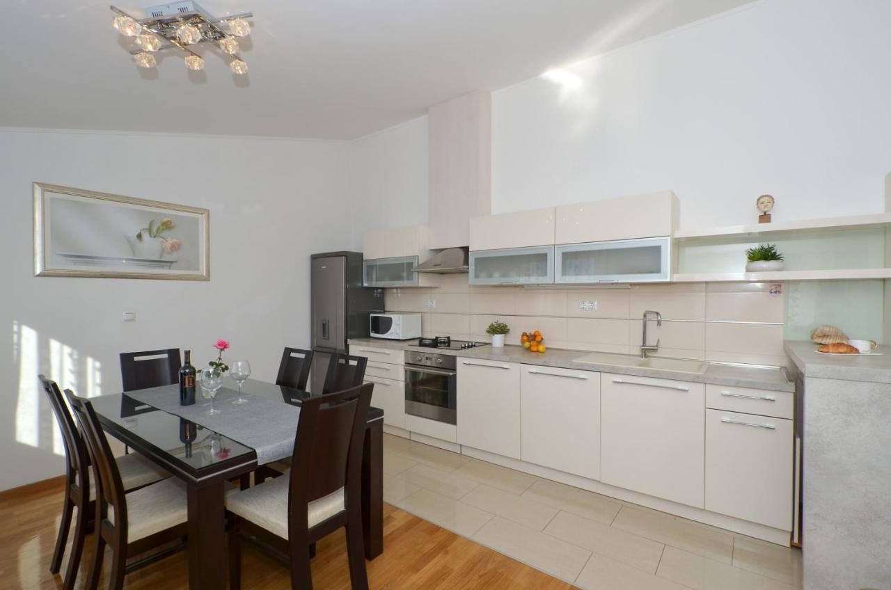 סולין Apartmani Adela מראה חיצוני תמונה