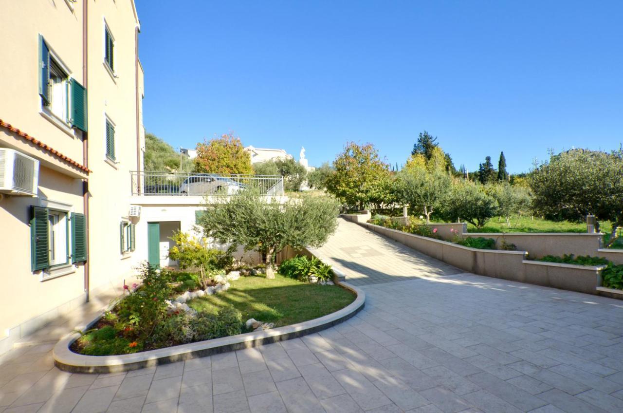 סולין Apartmani Adela מראה חיצוני תמונה