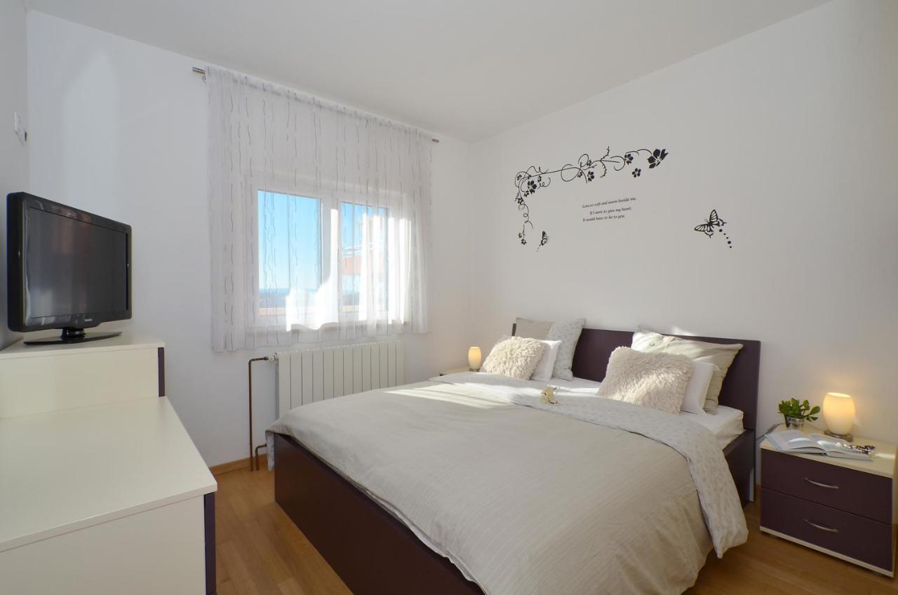 סולין Apartmani Adela מראה חיצוני תמונה