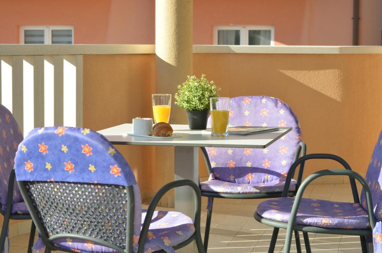 סולין Apartmani Adela מראה חיצוני תמונה