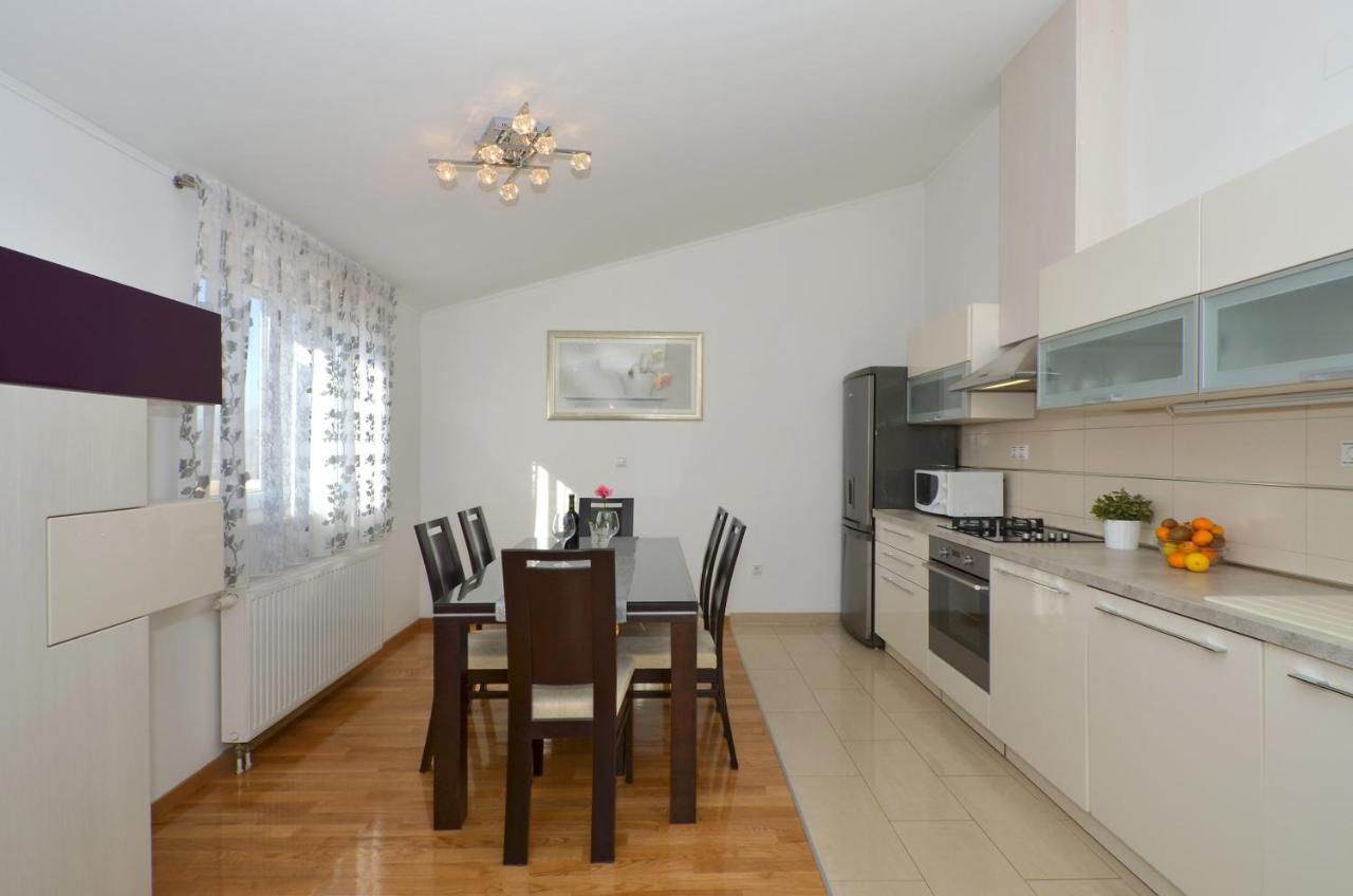 סולין Apartmani Adela מראה חיצוני תמונה